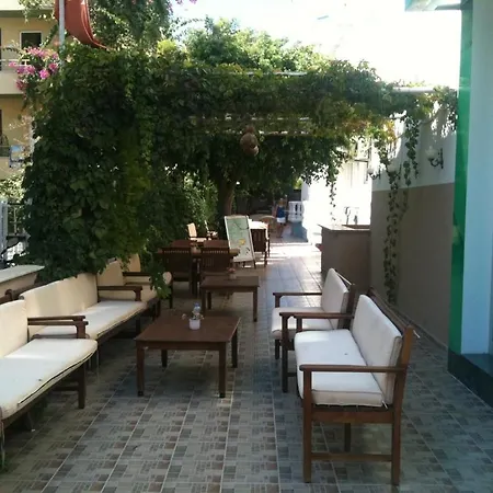 Apart Otel Karatas 3*